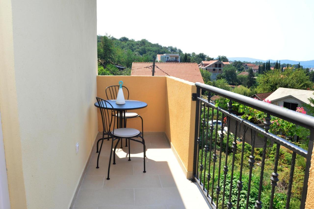 Apartman Bradasevic Tivat Exterior foto