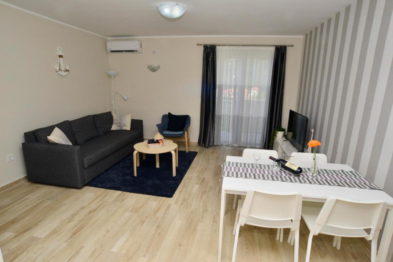 Apartman Bradasevic Tivat Exterior foto